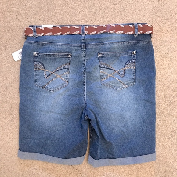 Wallflower Bermuda Shorts NEW Womens Plus Size 20 Denim Blue Legendary Fit Belt - Picture 3 of 10